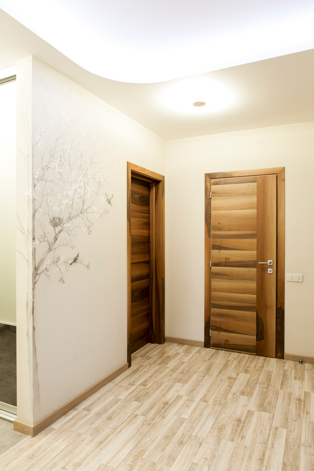 Холл, Шорохи природы, дом в Комарово, Тюмень, 200 м