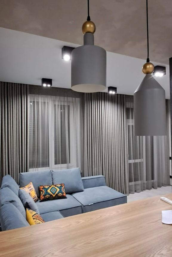 Дом  стоящий среди сосен