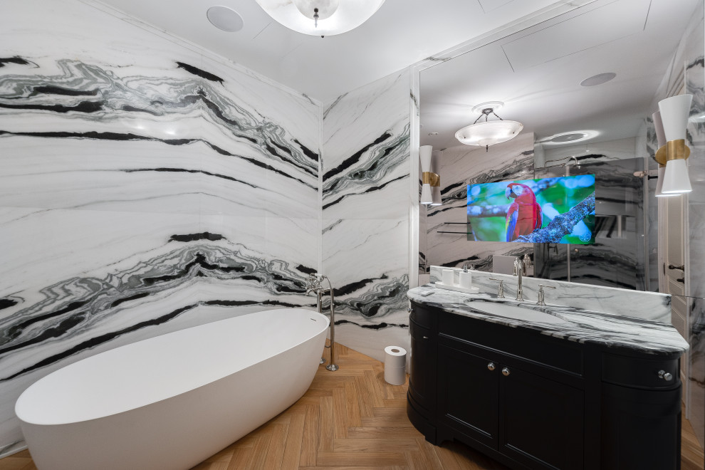 Телевизор в ванной на Котельнической