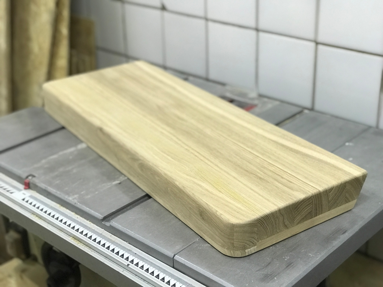 Обложка проекта: Ступенька из массива дуба