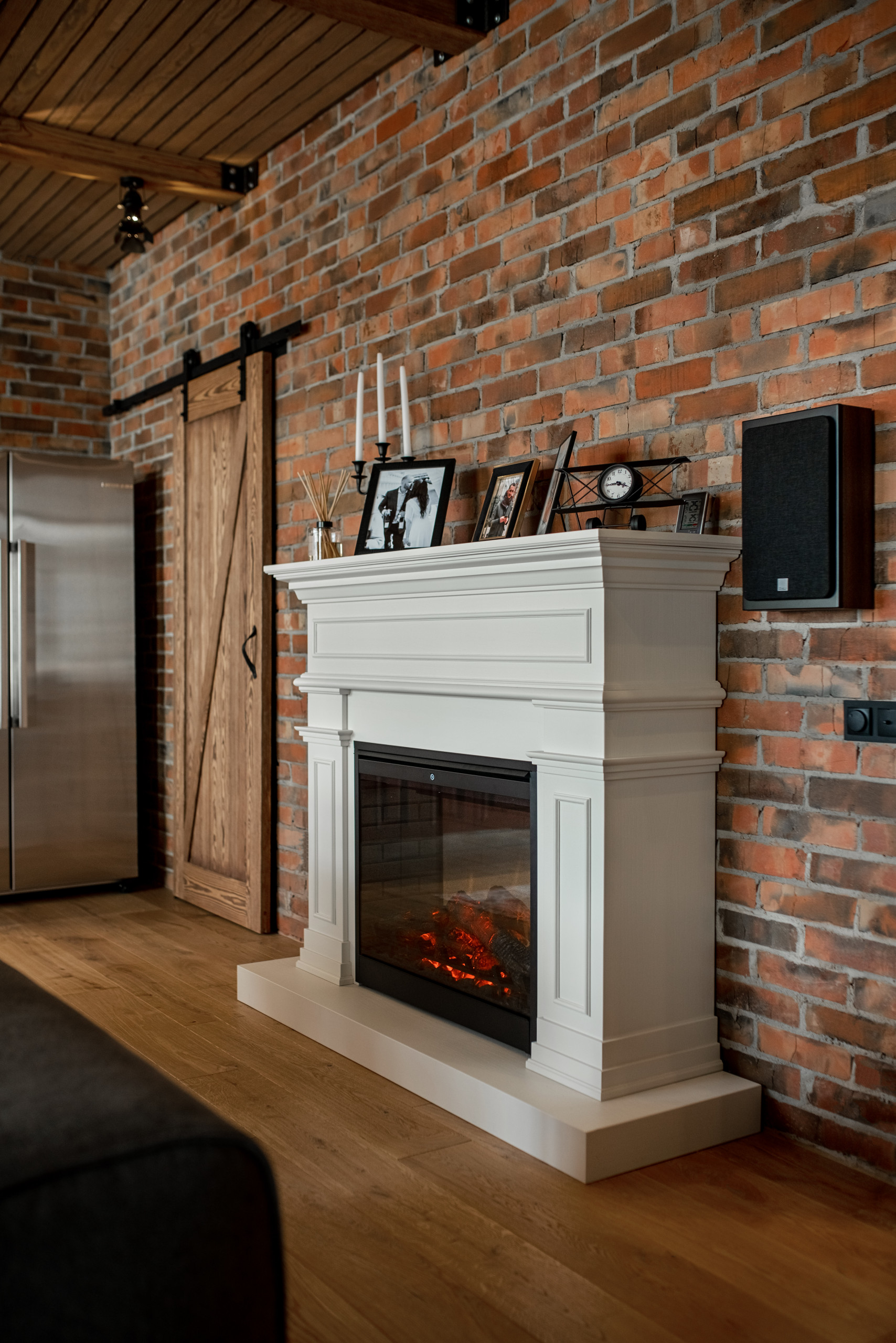 Проект недели: Кухня с «барной» атмосферой и кинотеатром