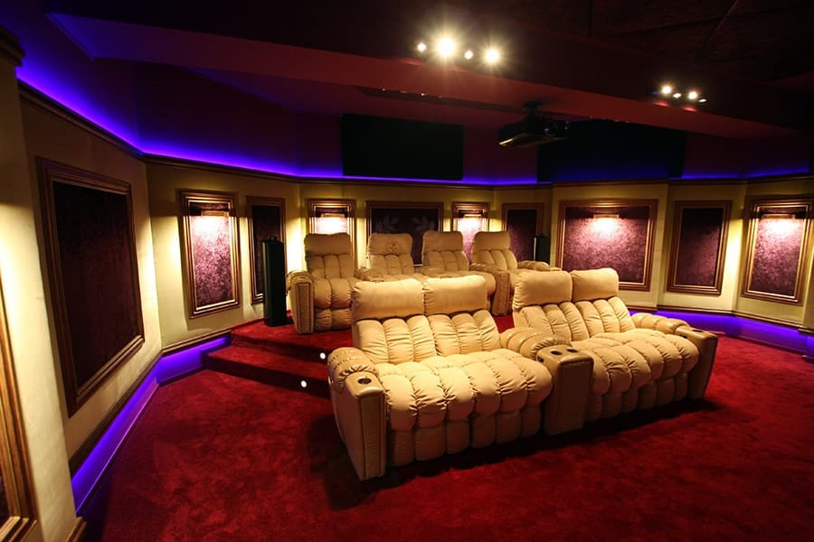 ПРОЕКТ «ПОЛЕСЬЕ» Кинозал на 8 посадочных мест.