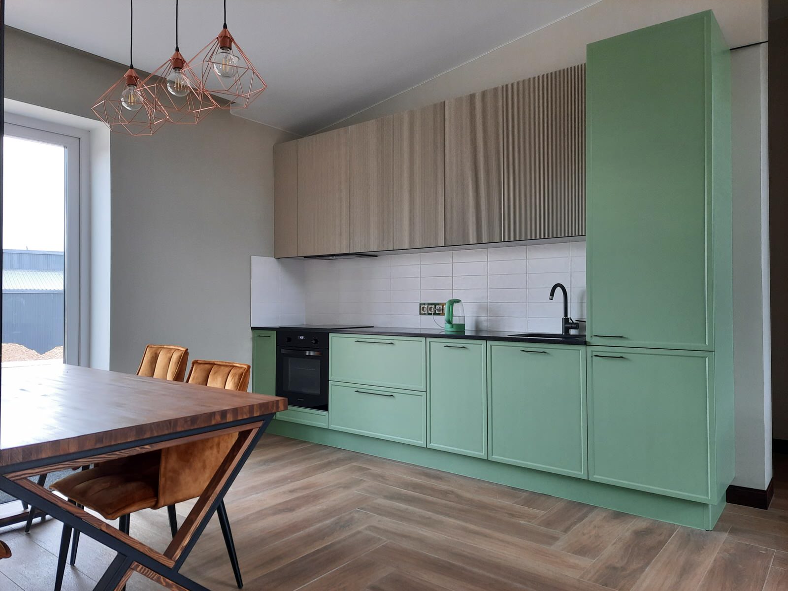 Обложка проекта: Проект гостиной в коттеджном посёлке "Найди" в Игермане