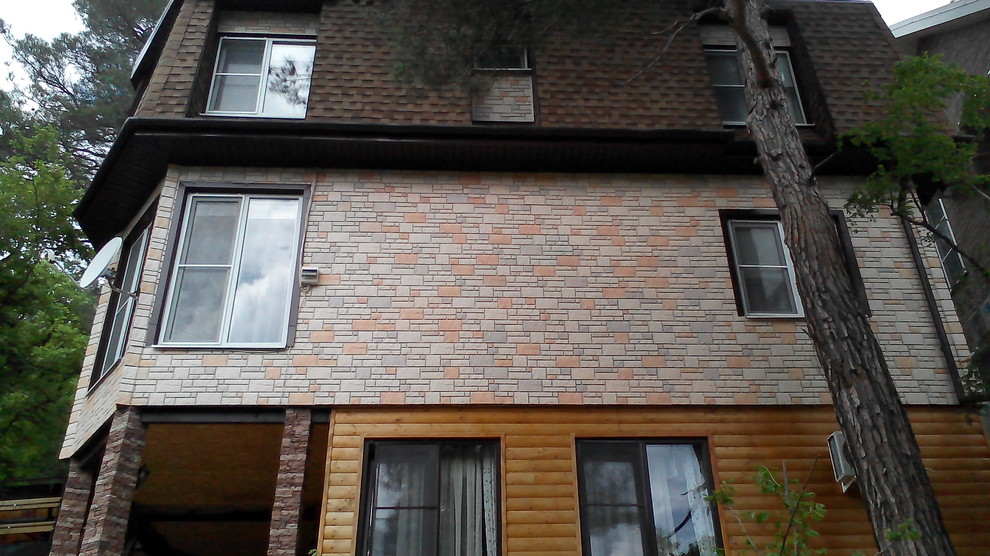 Дом на склоне