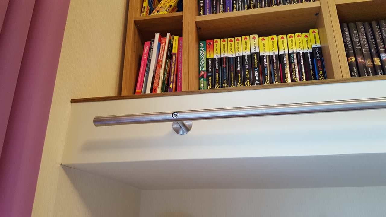 20180408 _ НОВОСИБИРСК - лестница мебельная с крючками - модель Step-30 hook