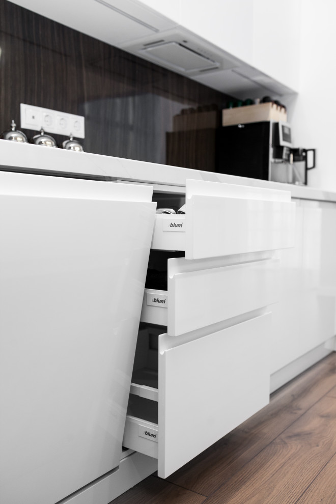 Светлая кухня в современном стиле