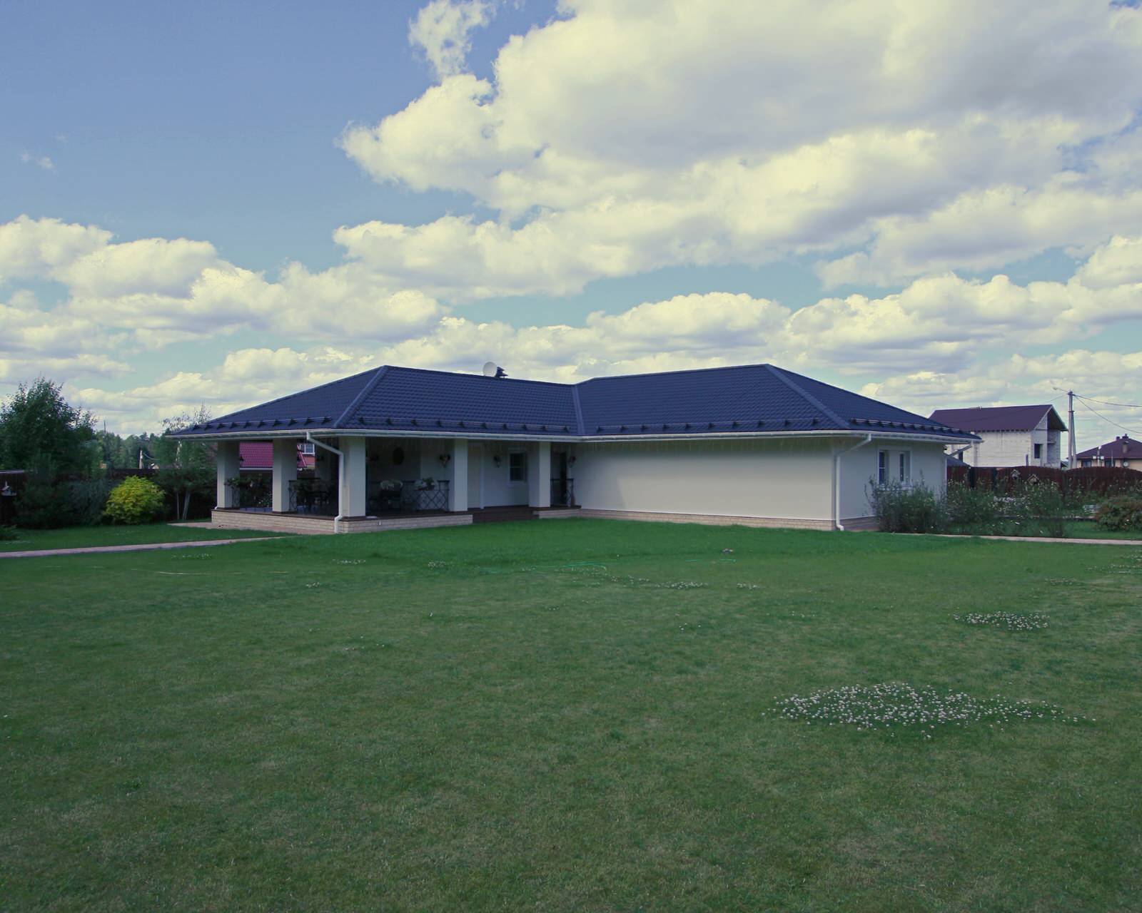 Архитектурный ансамбль из трех домов