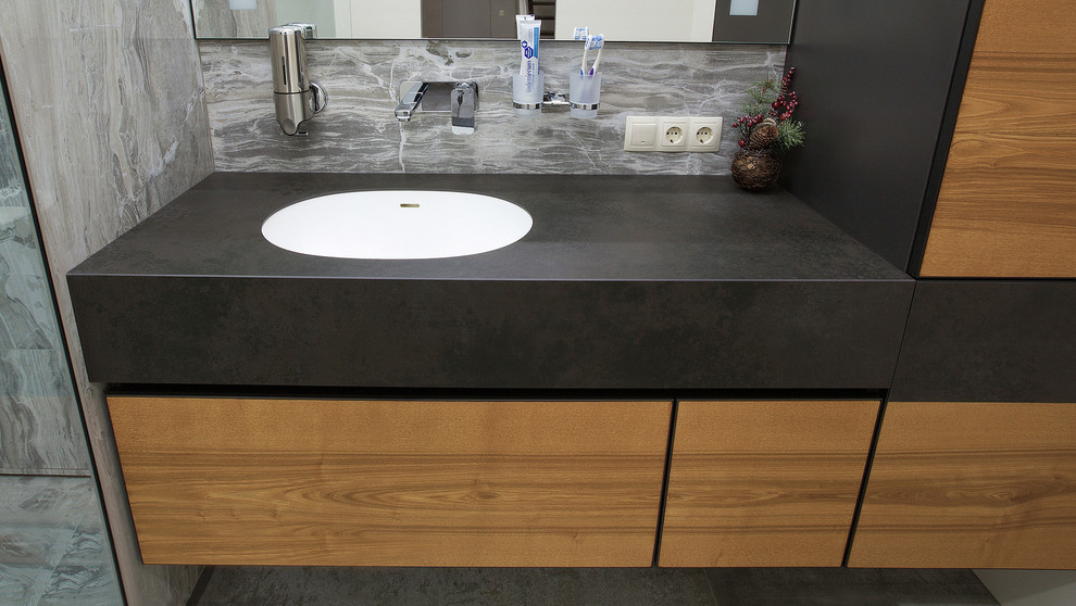 Обложка проекта: Ванная с отделкой и фасадами из керамогранита