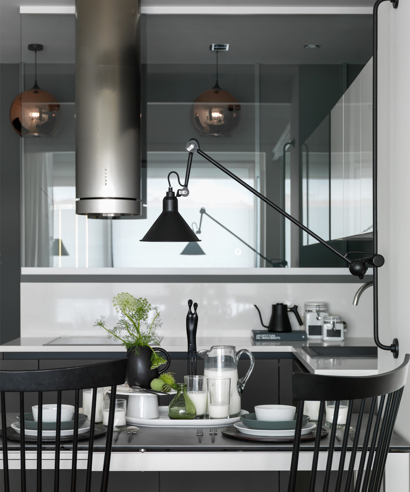 Студия для молодой девушки