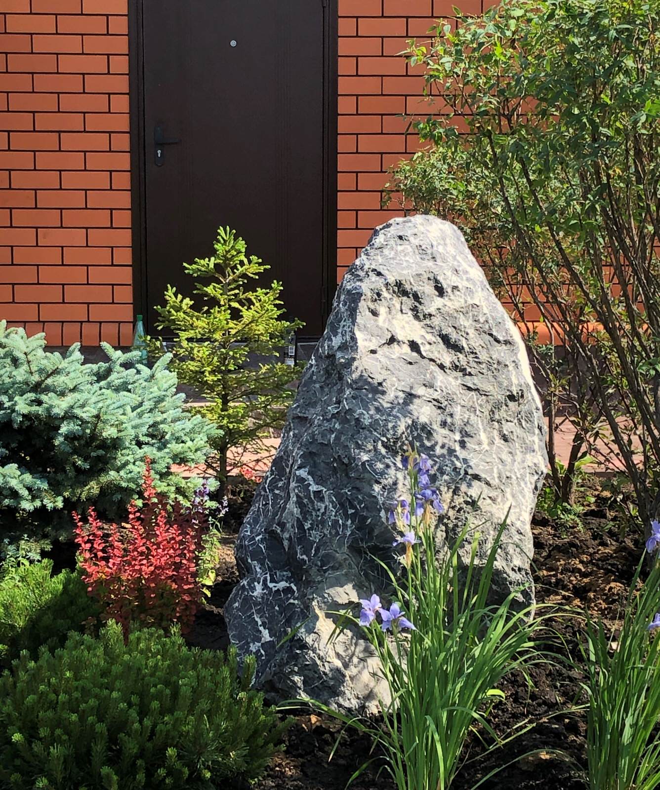 Роман с камнем