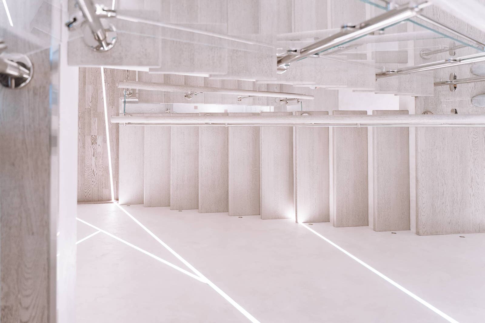 Проект 9 - Лестница в стиле Hi-Tech с подсветкой ступеней