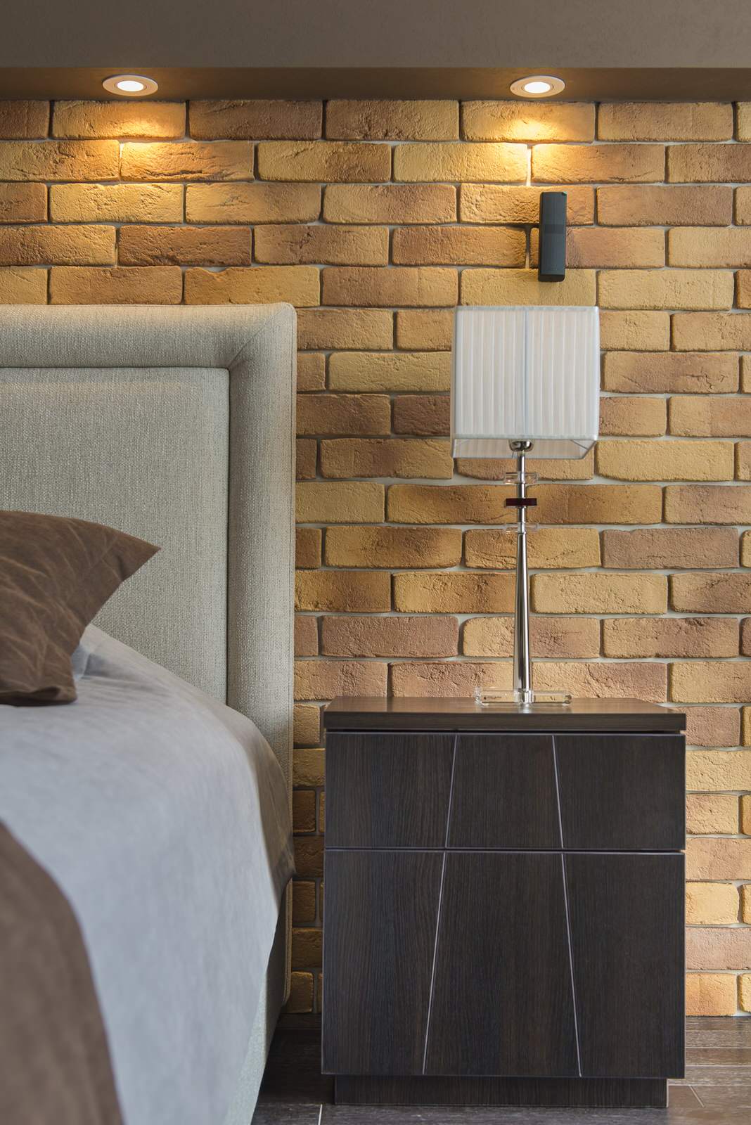 Частная квартира для него