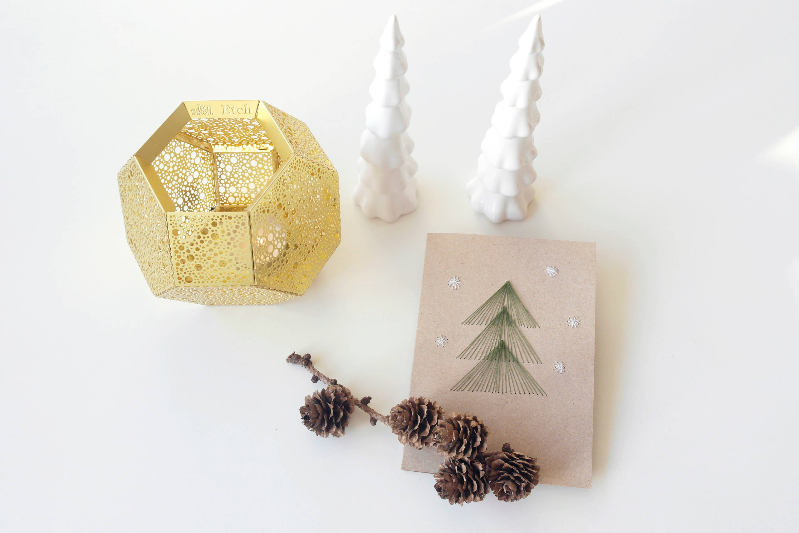 Своими руками: Делаем новогоднюю открытку с вышитой елочкой