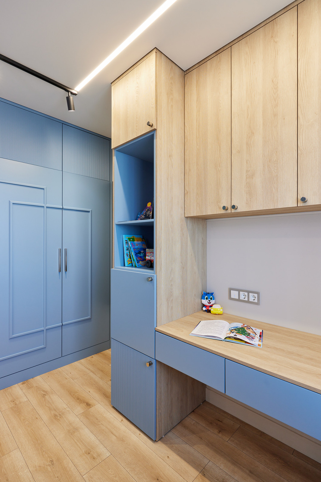 Проект двухкомнатной квартиры LIFE LOVE SHINE