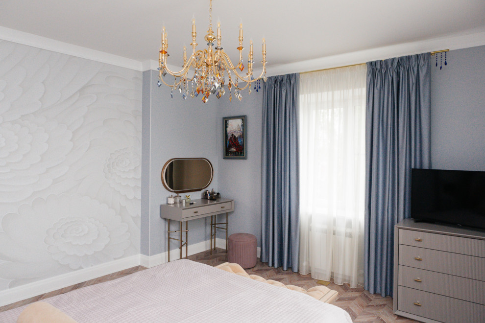 Голубые бархатные шторы для спальной