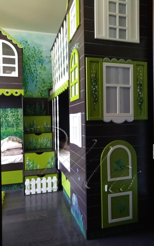 Роспись стен в детской семьи Макарских