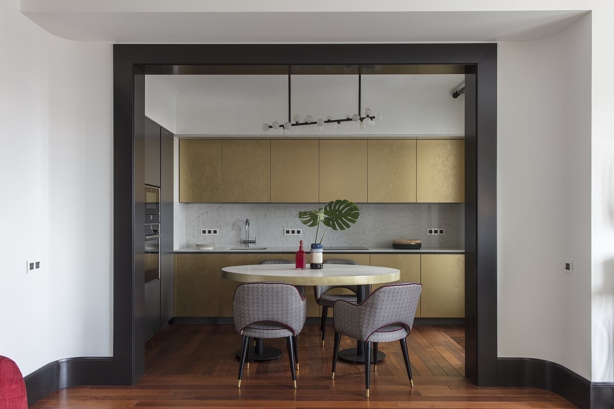 Квартира в Москве , на Французкий манер