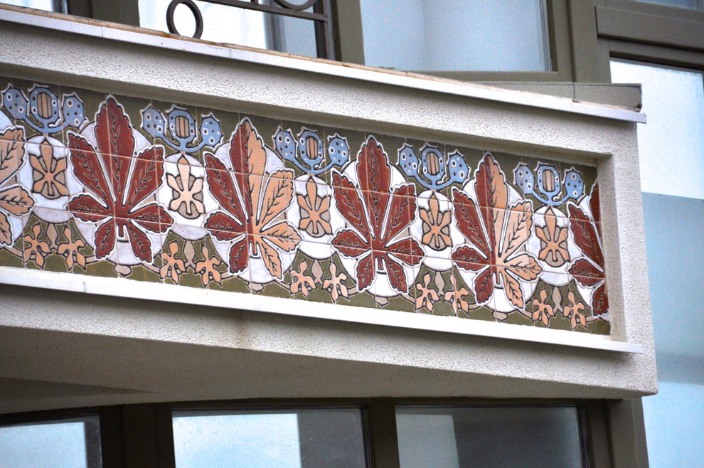 Керамические панно для украшения фасадов, интерьеров.
