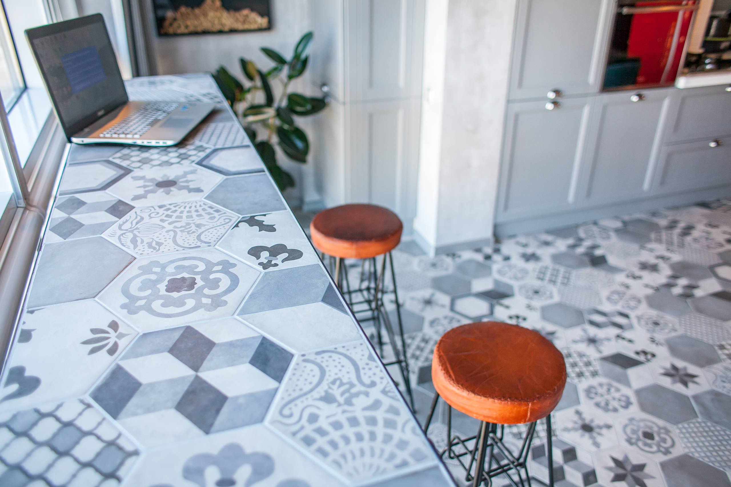 Укладка и подрезка плитки: Ошибки, которые все совершают