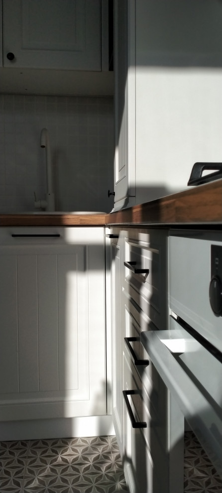 Светлая кухня в Сталинке