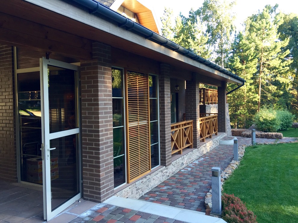 Дом на склоне