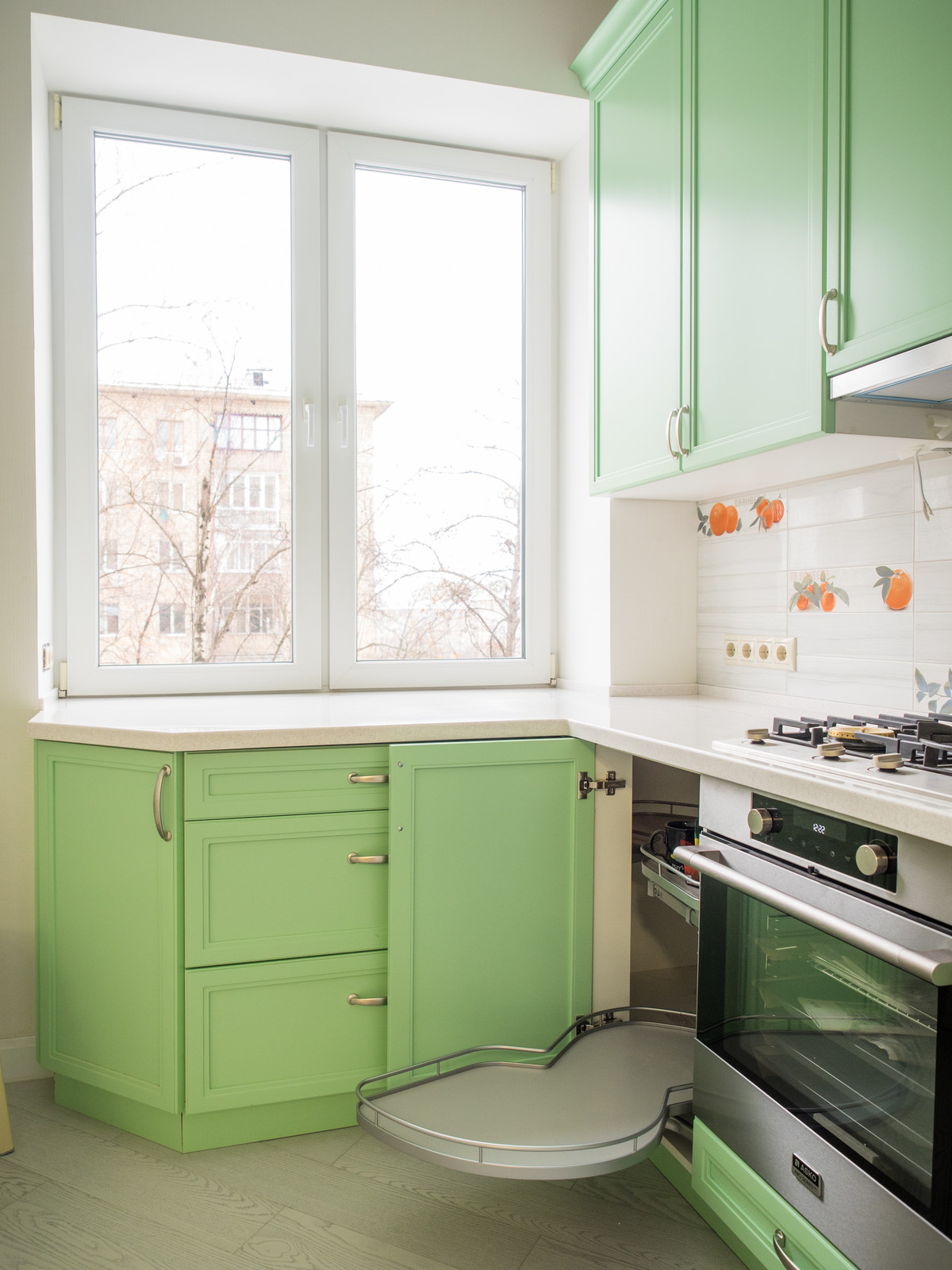 Мятная кухня в сталинке на Ленинском проспекте