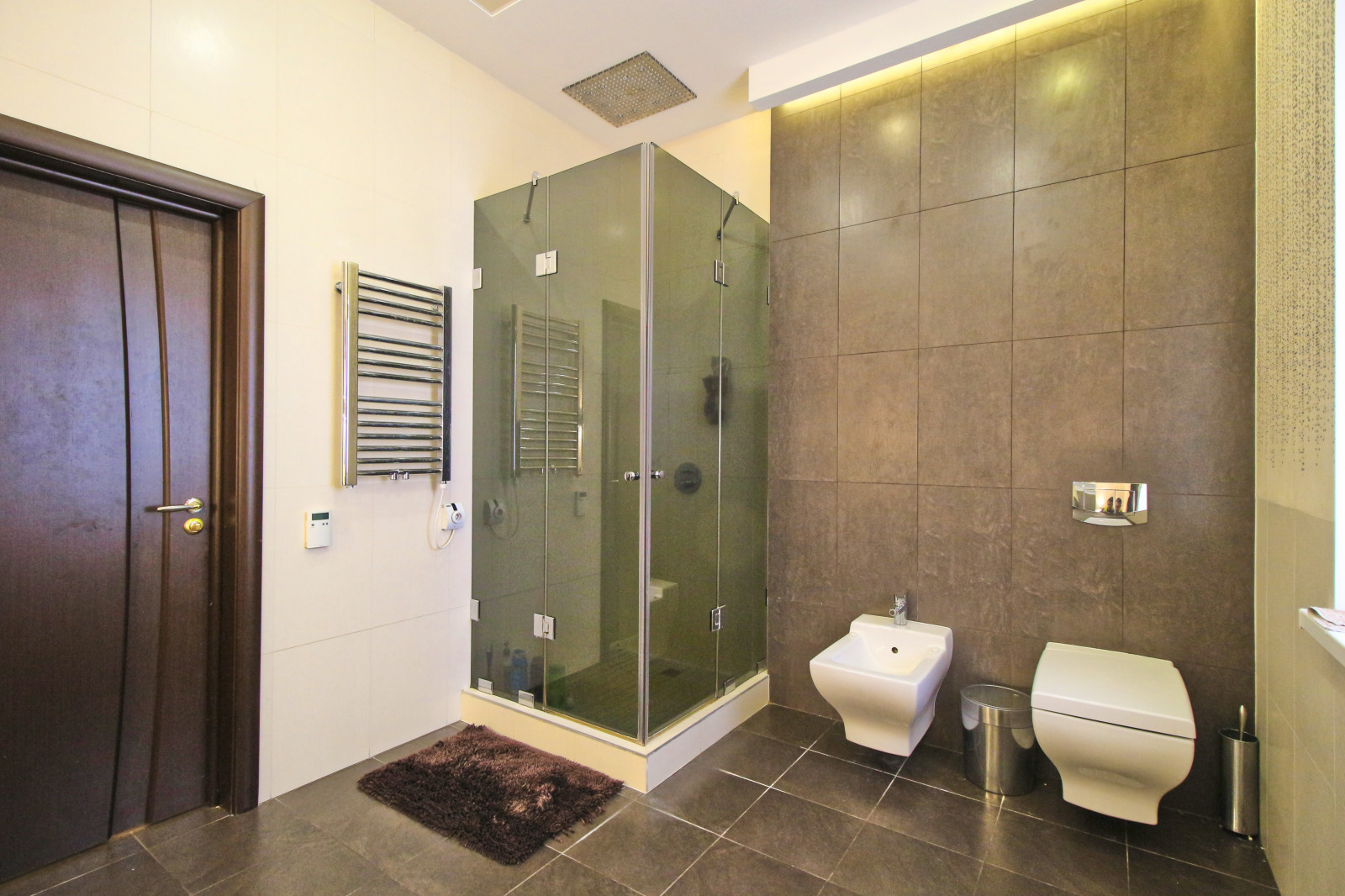 Дом со львами