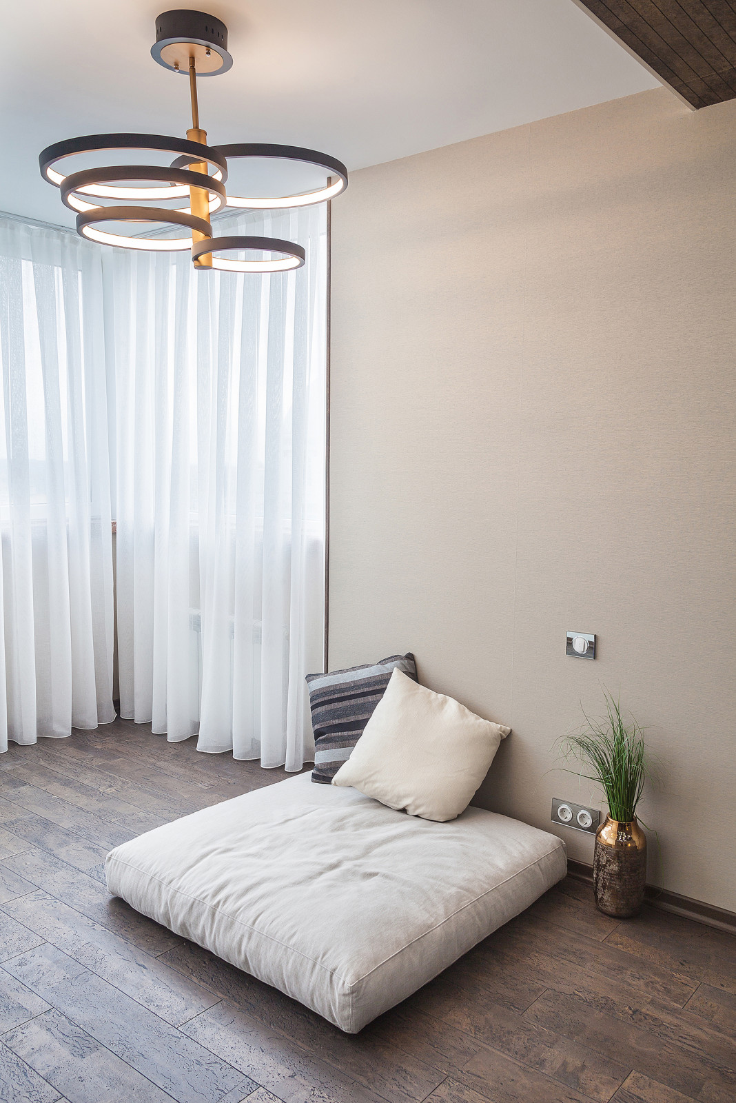 Двухэтажные апартаменты в современной стилистике