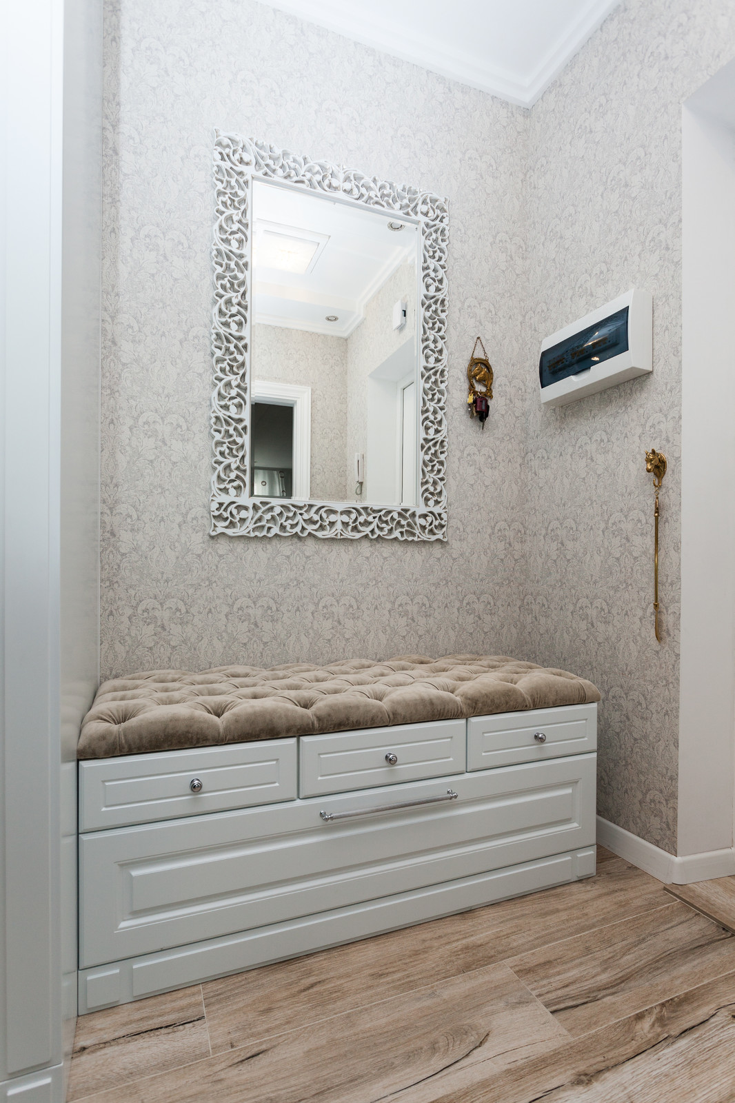 Огромный шкаф купе для прихожей