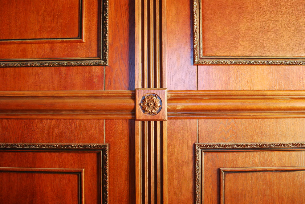 Кабинет, полностью одетый в дерево