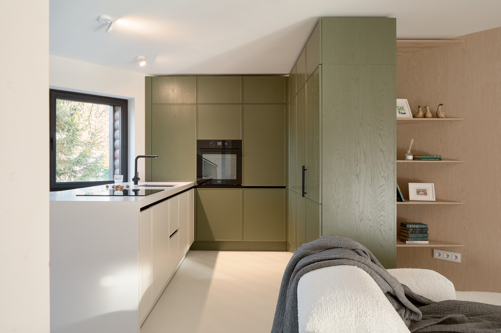 Кухня-гостиная. Разворот на 45 градусов