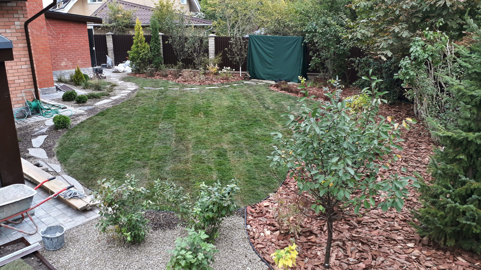 Сад при таунхаусе