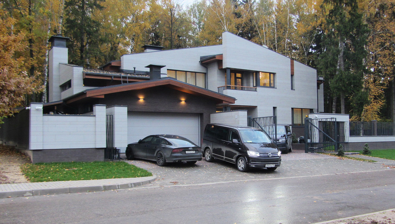 Проект частного жилого дома 500м2  2015г