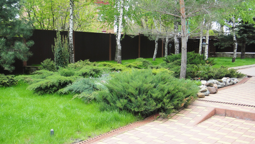 Ландшафт участка у озера