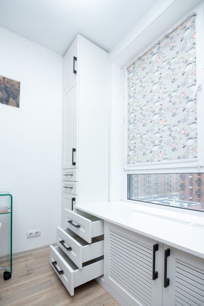 Меблировка подростковой комнаты в нейтральных цветах