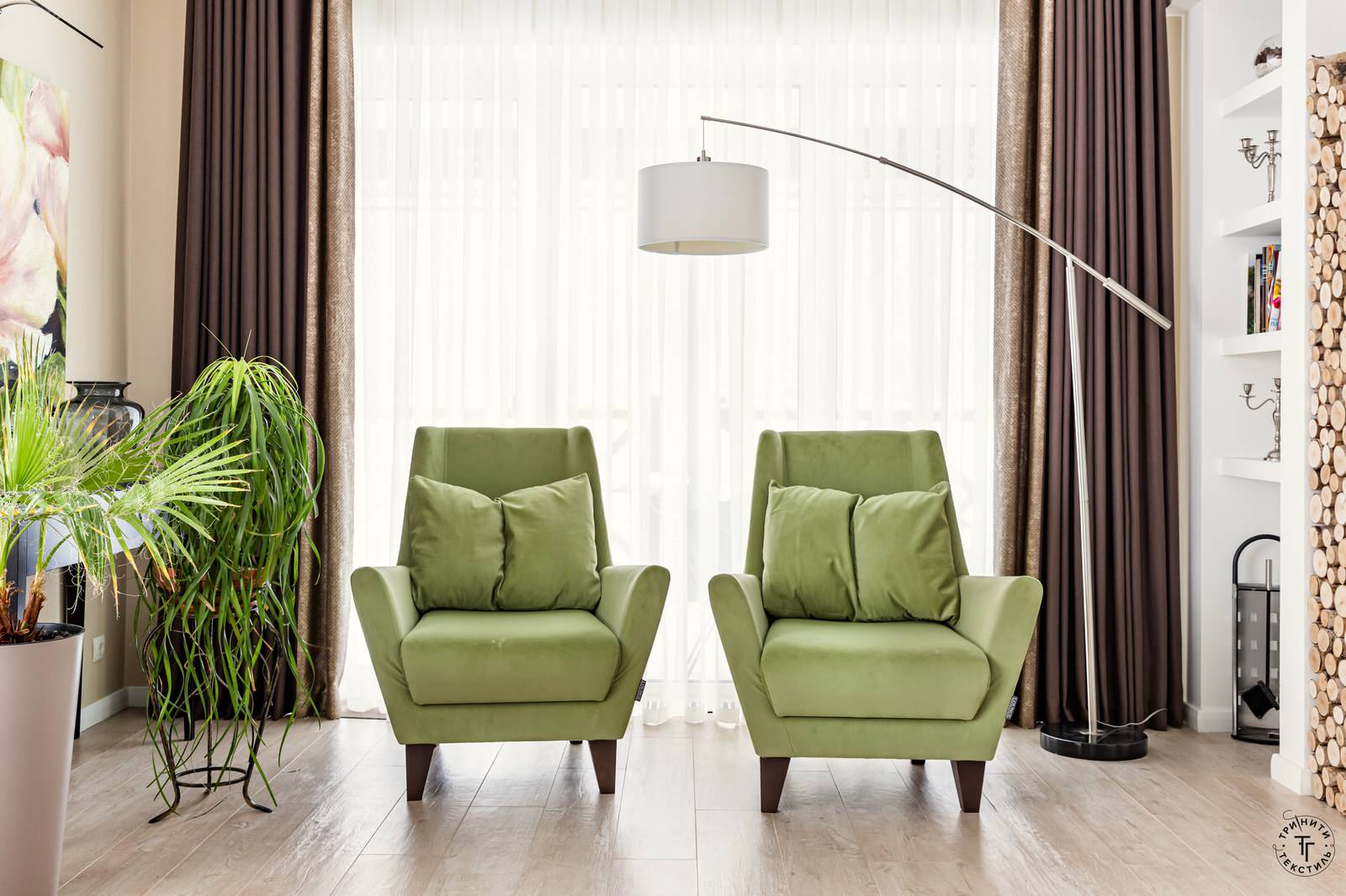 Уютное текстильное оформление загородного дома