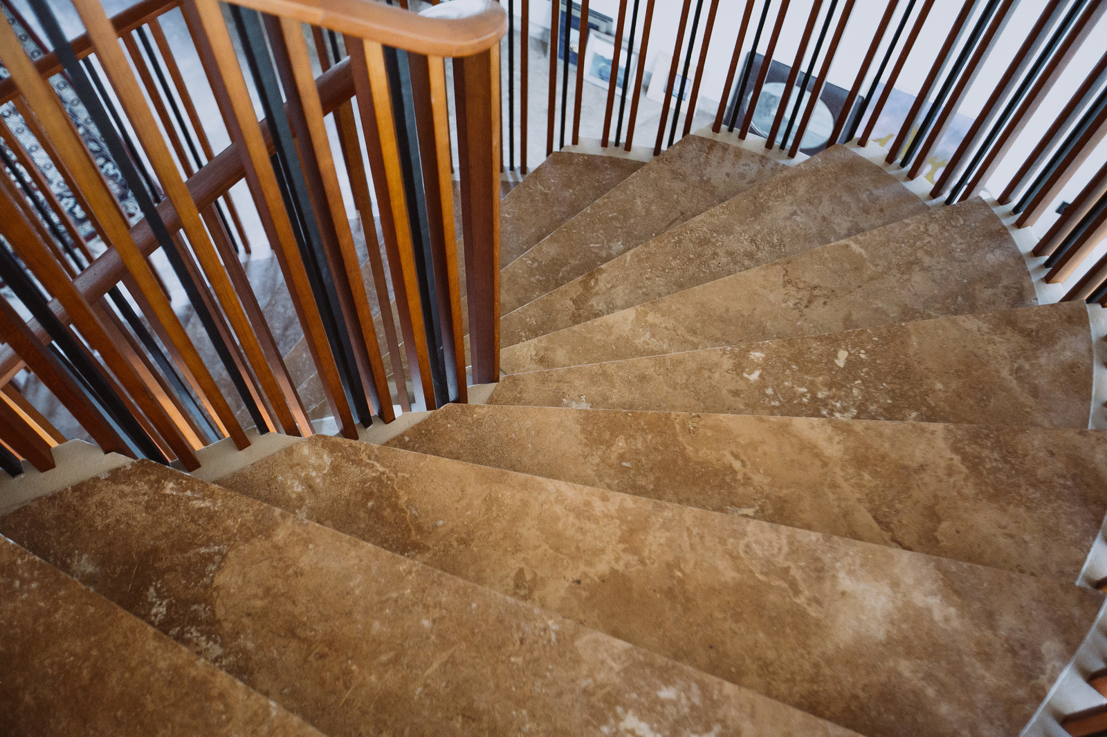 Обложка проекта: Охта Травертиновая Лестница, Полы, Раковина и Подоконник