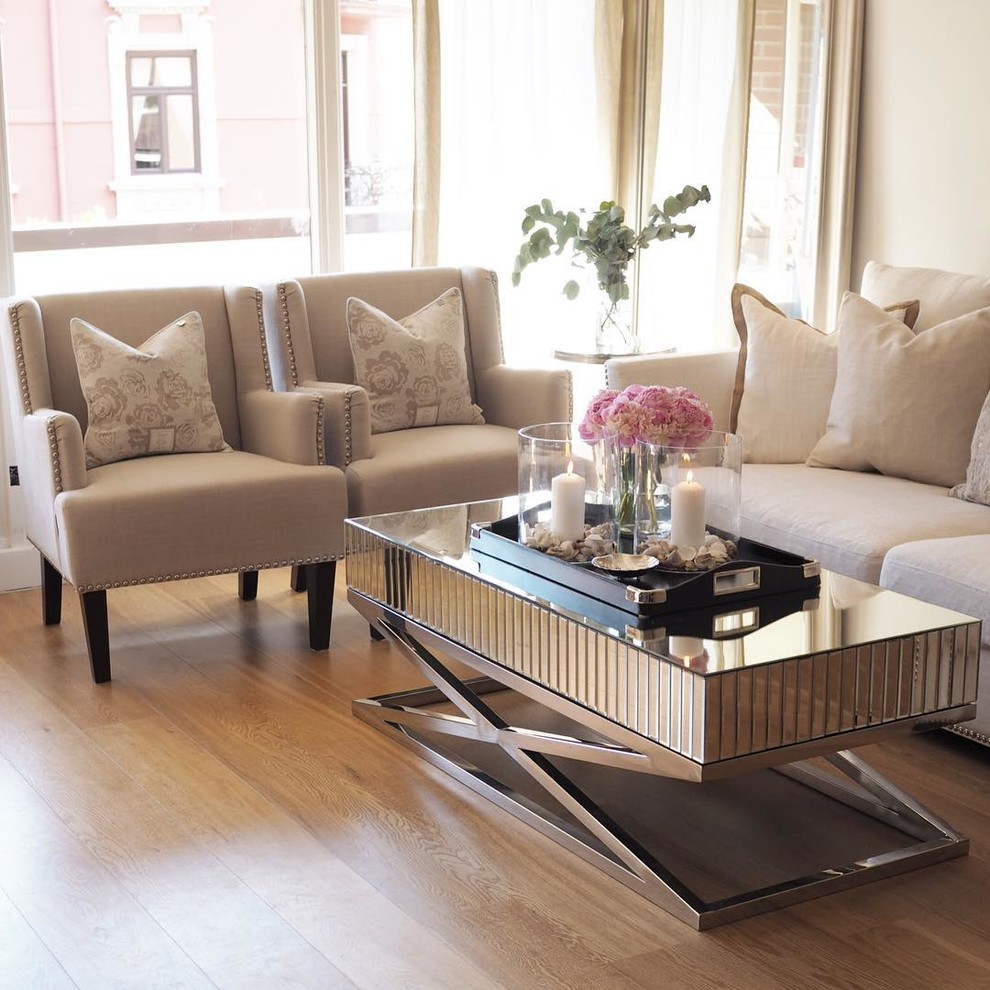 Обложка проекта: гостиная в бежевом цвете