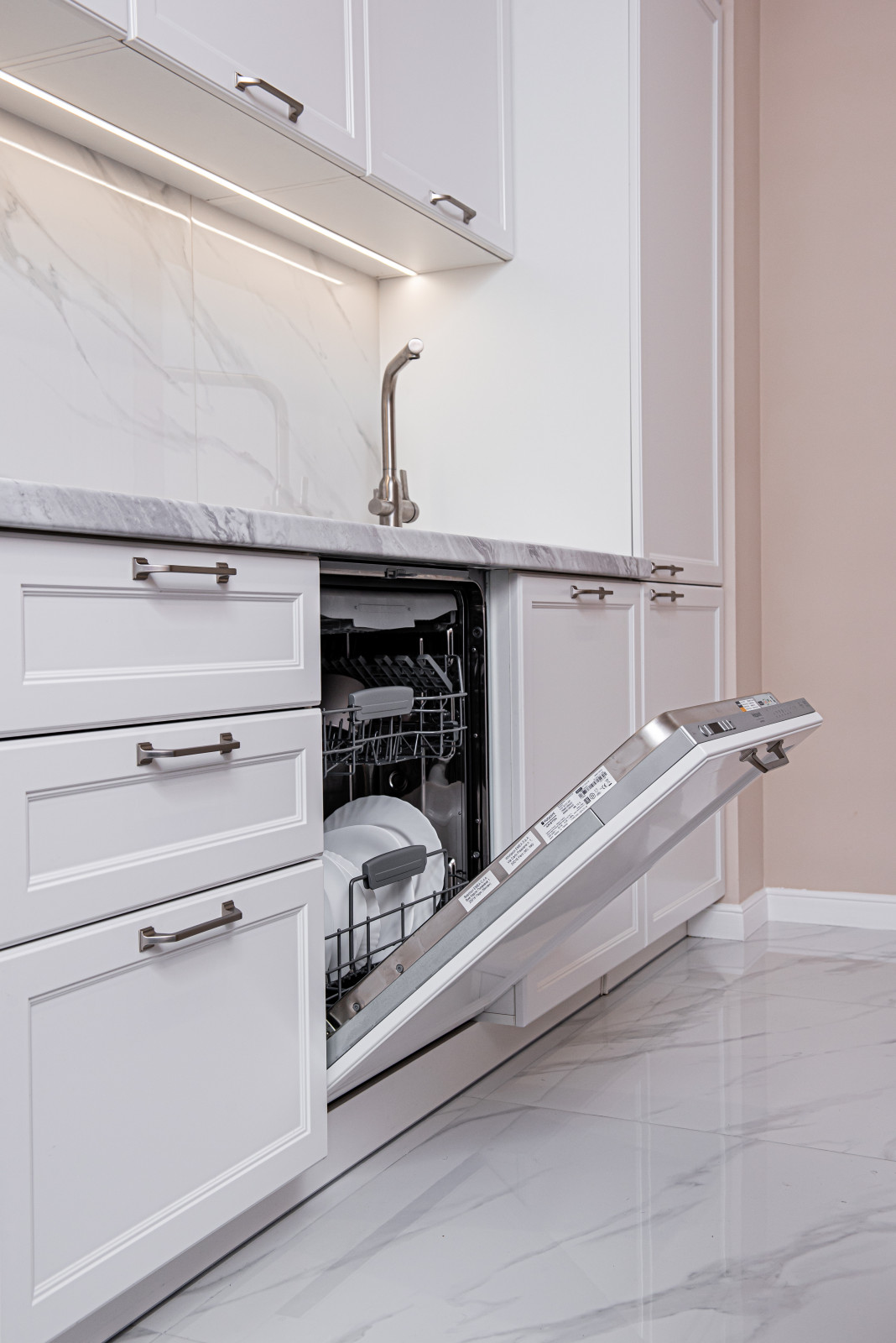 Строгая неоклассика