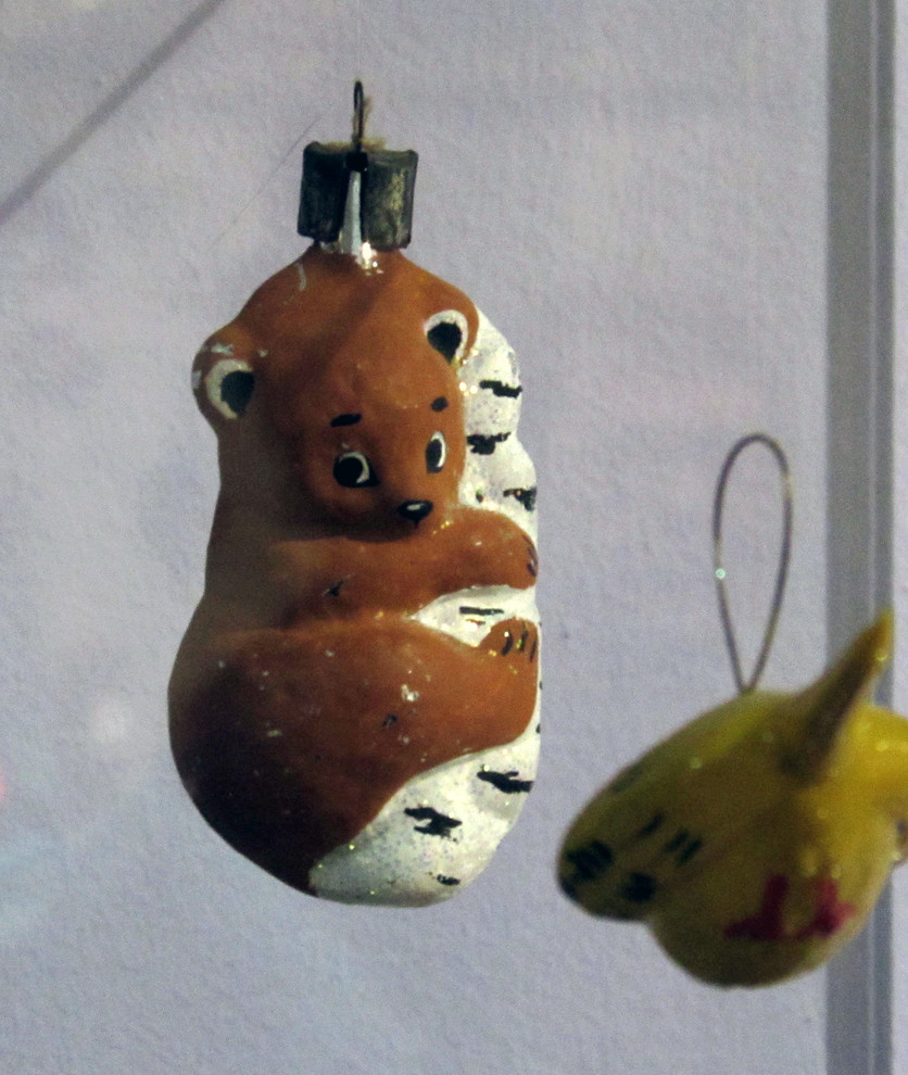 Портрет: Российские новогодние игрушки от фабрики «Елочка»