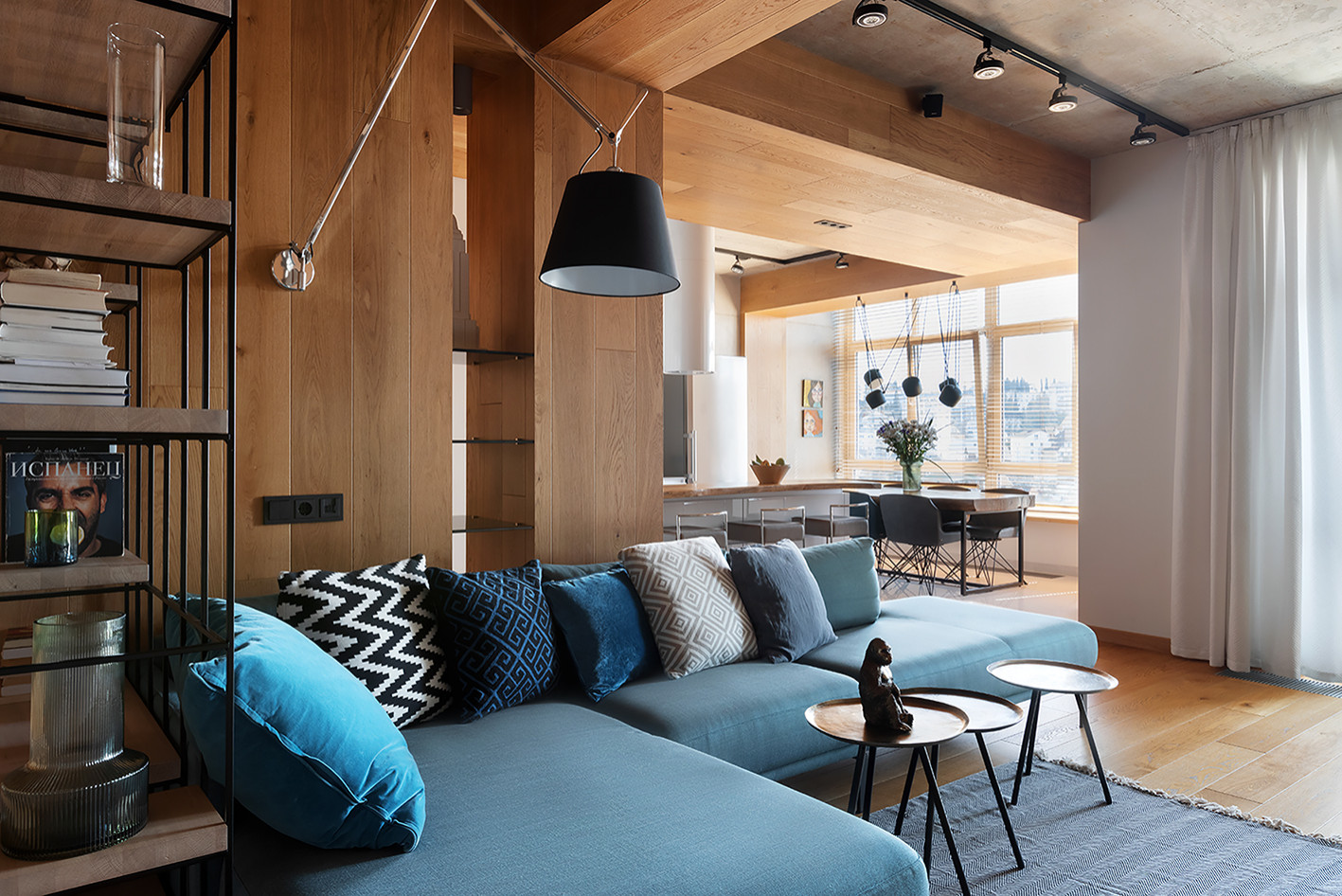 Houzz тур: Квартира в Сочи с акцентом на авторскую живопись