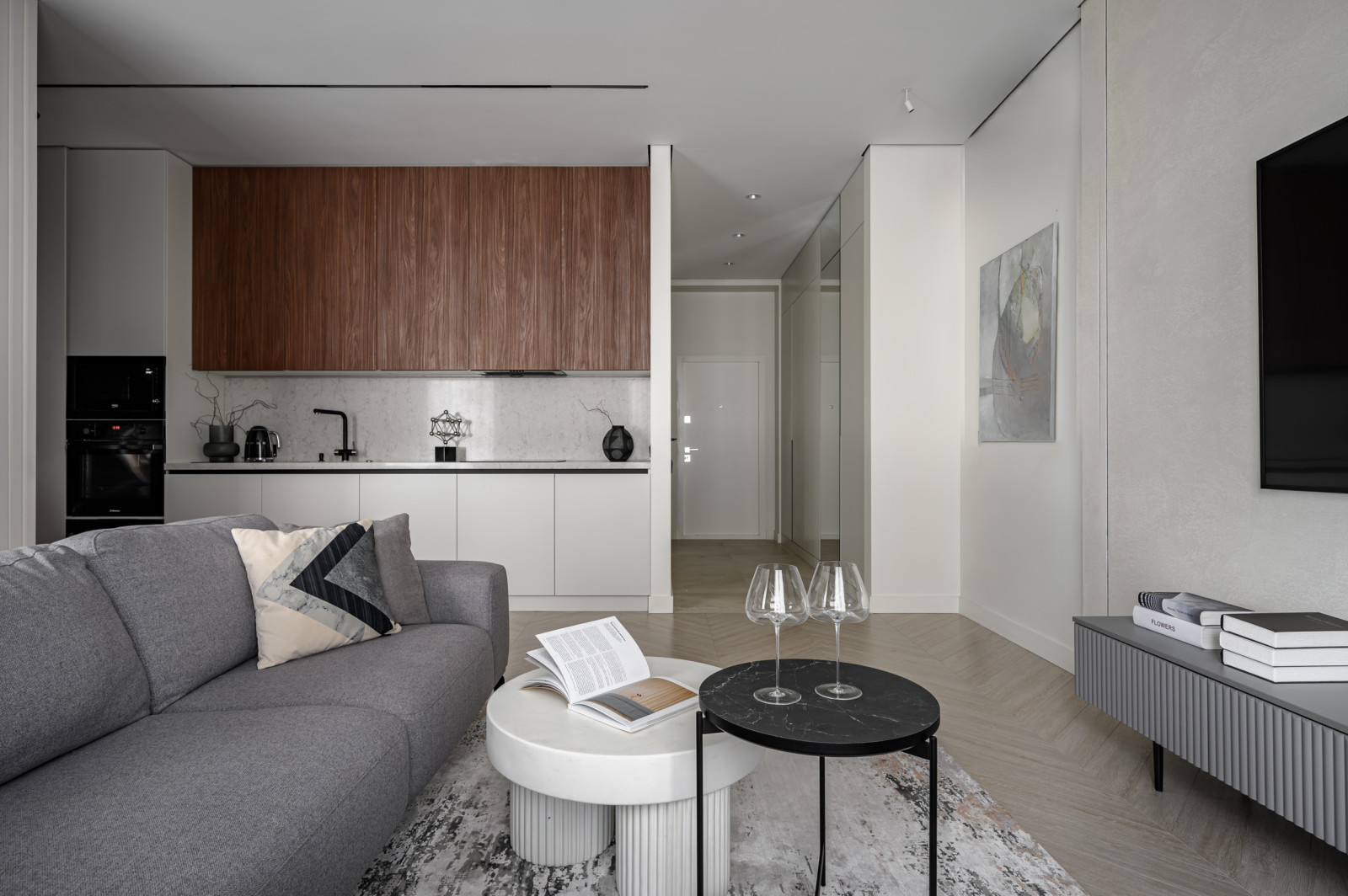 Публикация в журнале REDESIGN.  Реализованный дизаин-проект в "ЖК Огни"