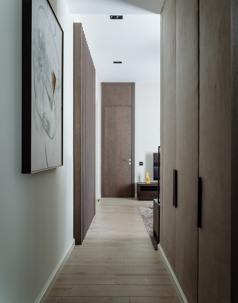 Гардеробные, камин, двери и премиум мебель / ГОРКИ-8