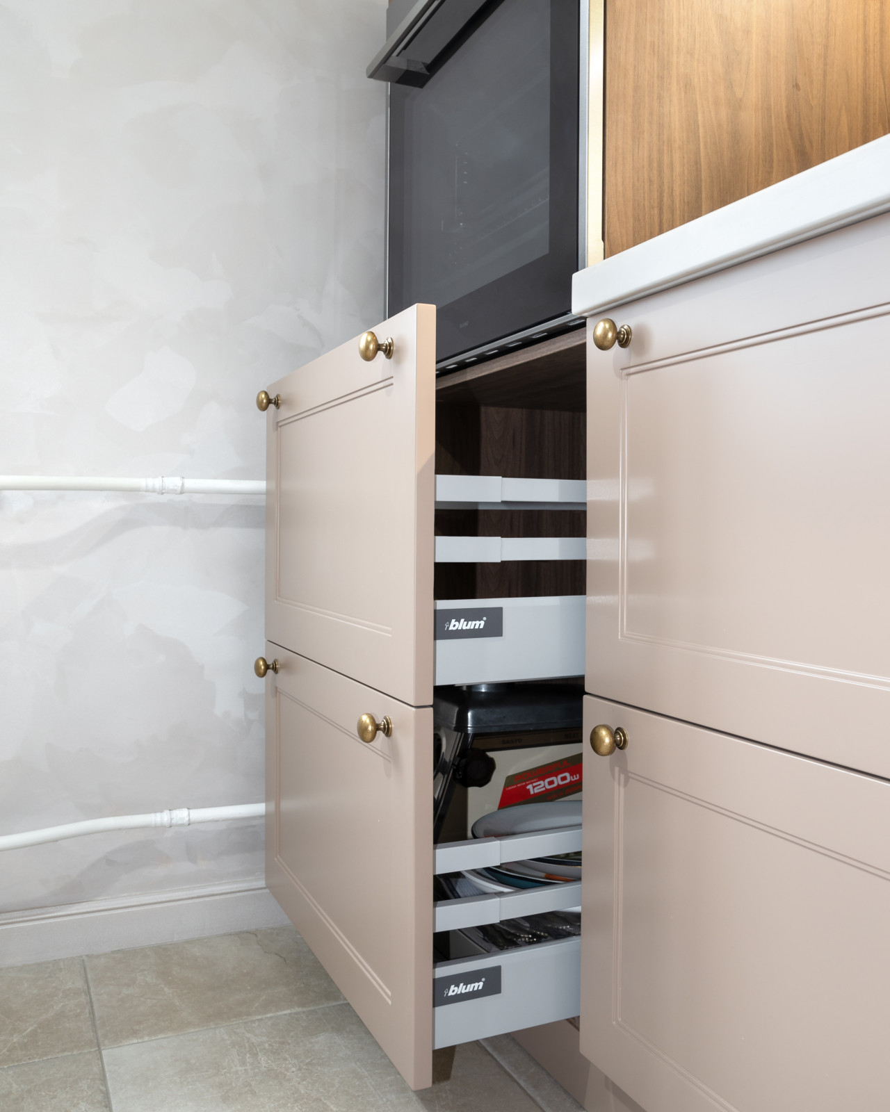 Богатырский проспект