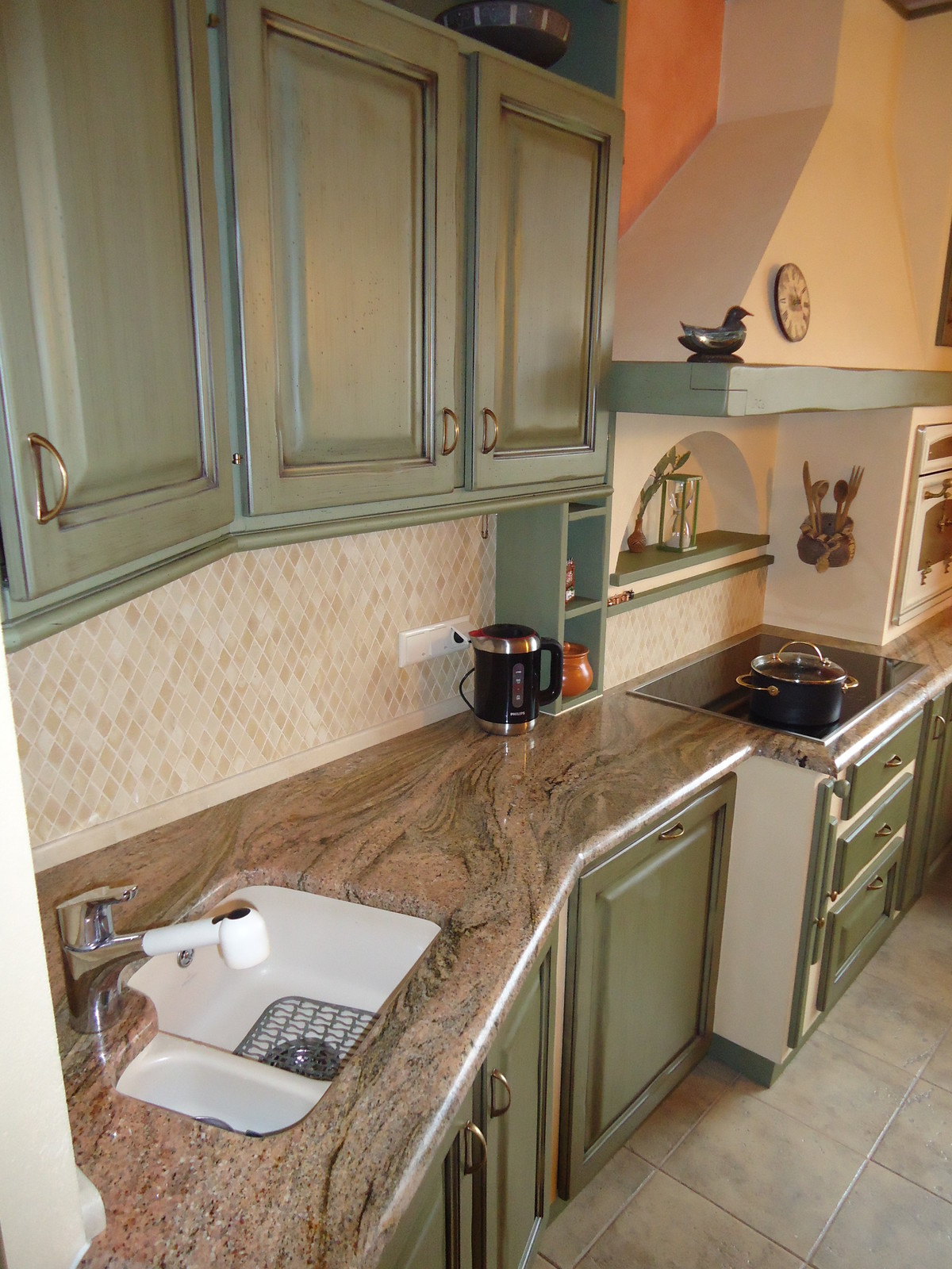 Столешница и стол из бразильского гранита