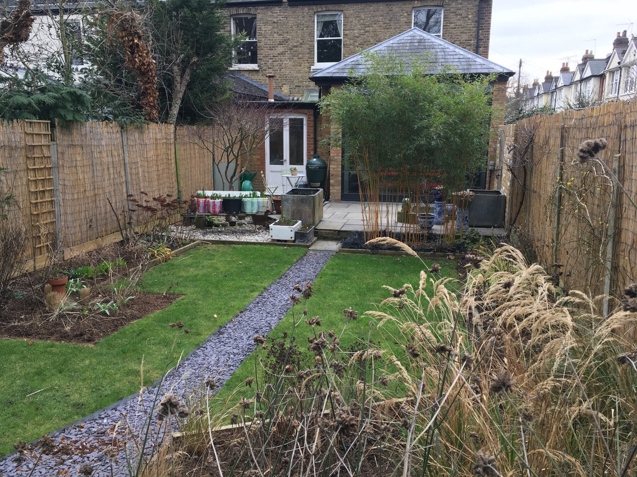 В закладки: 5 проектов для длинного и узкого сада