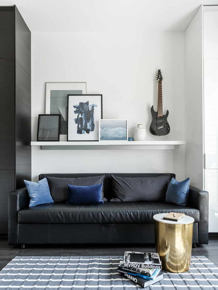 В гостях: Квартира в цвет (очень темной) гитары