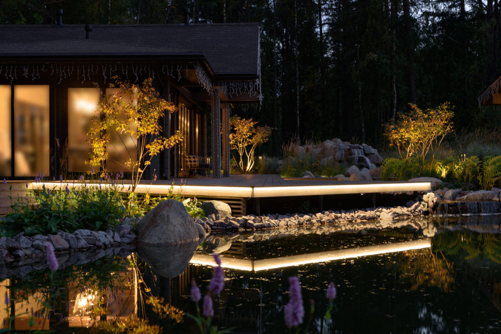 За тремя холмами