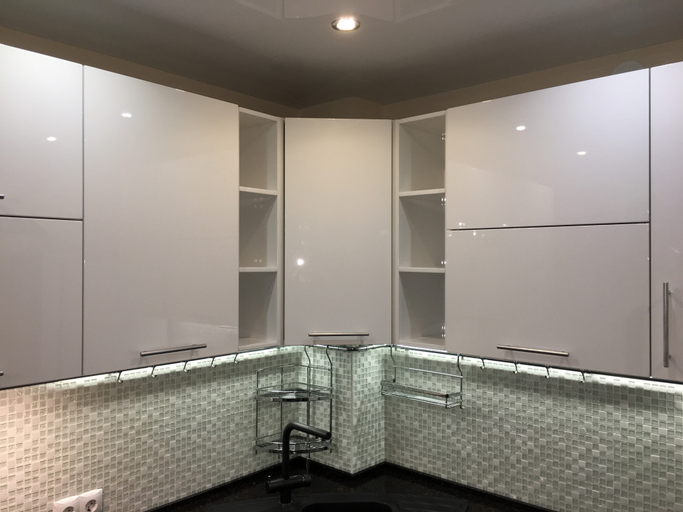 Кухня глянец