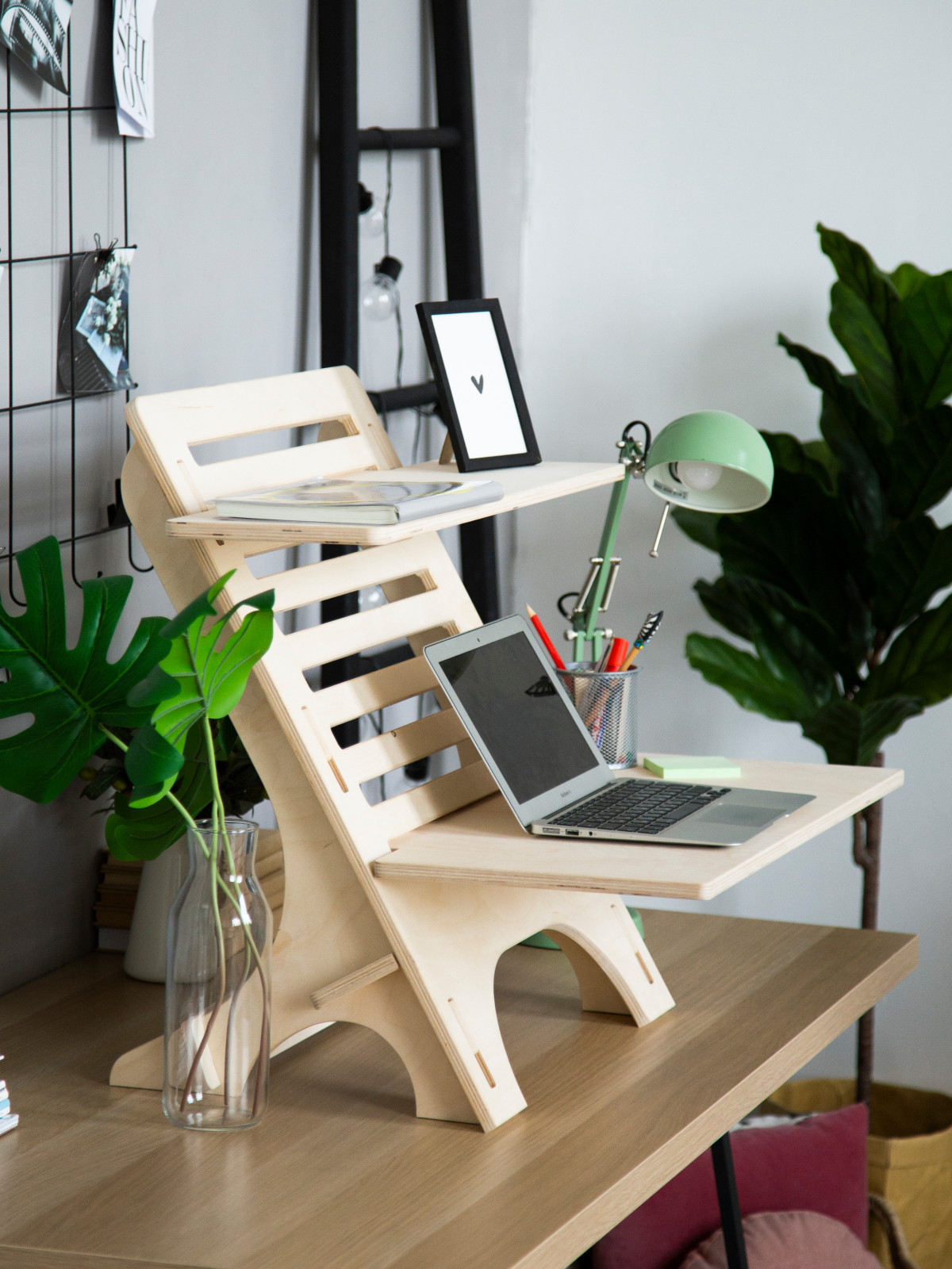 Stayhome Desk - настольный дэск, позволяющий работать стоя!